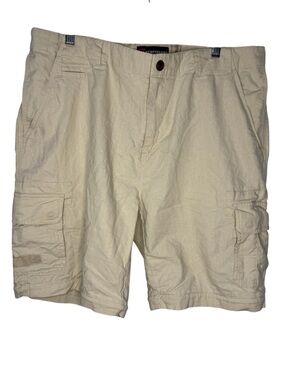Scottevest Men's Khaki Cargo Shorts size 38 inseam 9”